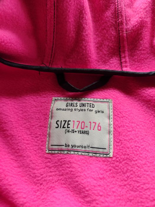 Jachetă softshell gri cu interior roz de la marca Girls