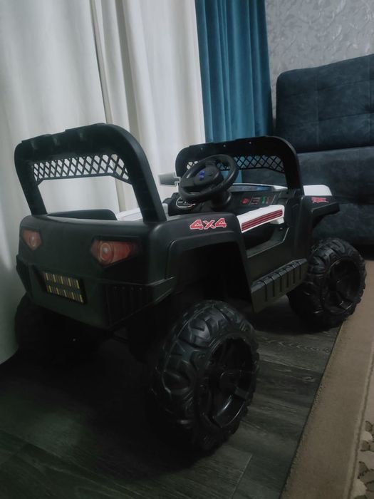 Машина детская продам!