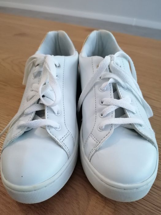 Сникърси за момиче