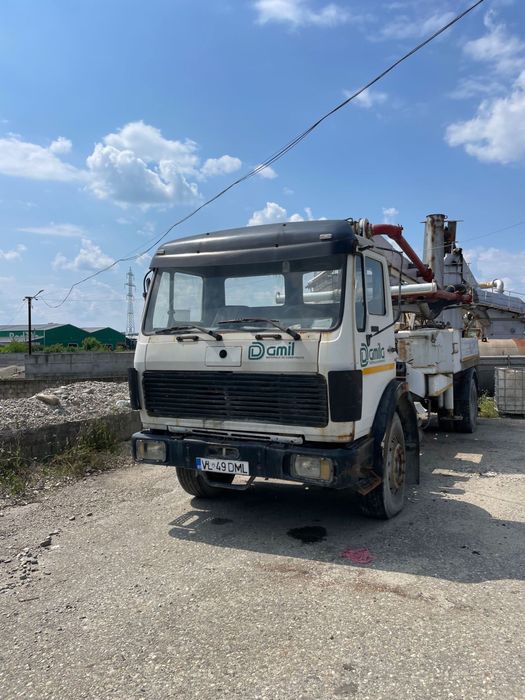 Pompa de beton (elefant)