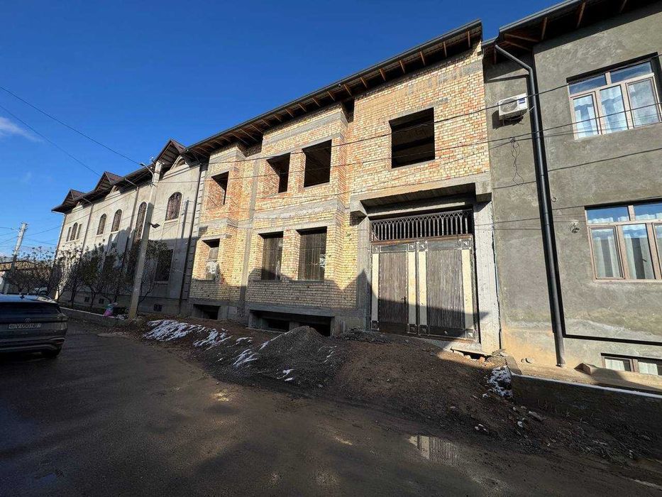 Продаётся просторный 2-этажный дом коробка | Ховли | Дом Uchastka