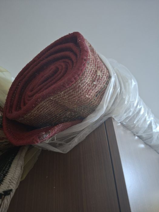 Продам  два ковра чистые