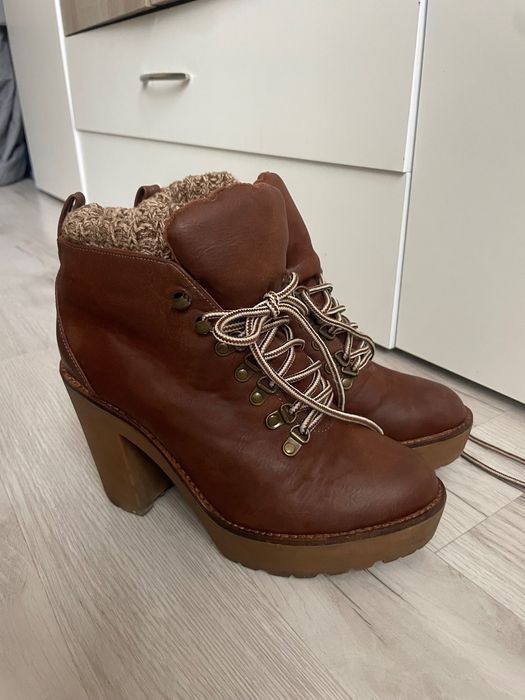 Дамски Боти Bershka 37