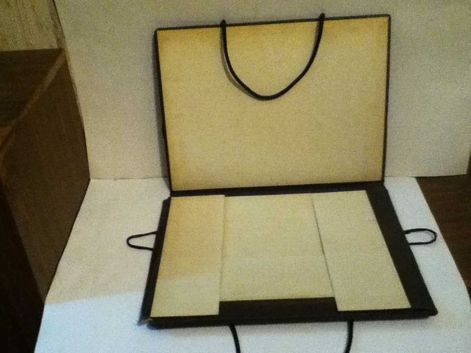 Папка для нот, рисунков  кожаная корич в отличном состоян Разм 38х30см