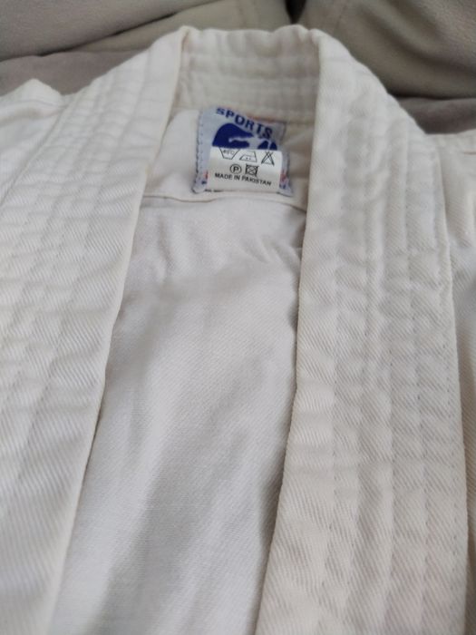 Продам детское кимоно б/у