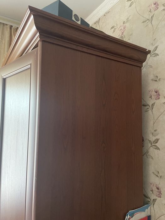 Шифоньер продам срочно