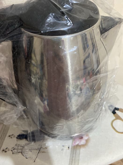 Безторг .  Продам  новый  чайник