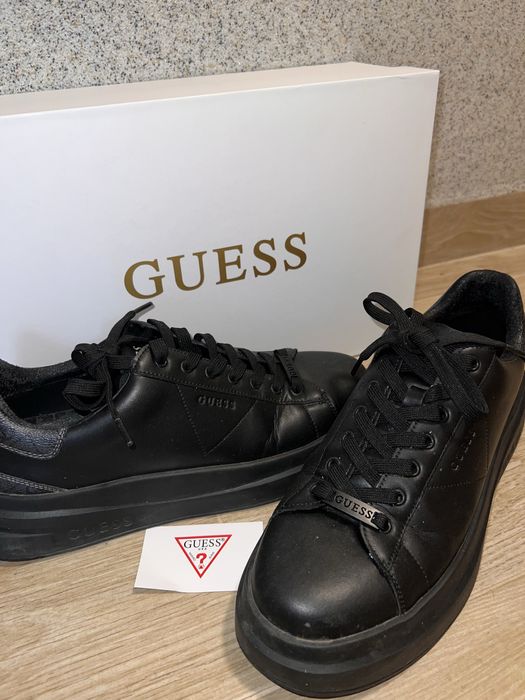 Обувки Guess н43