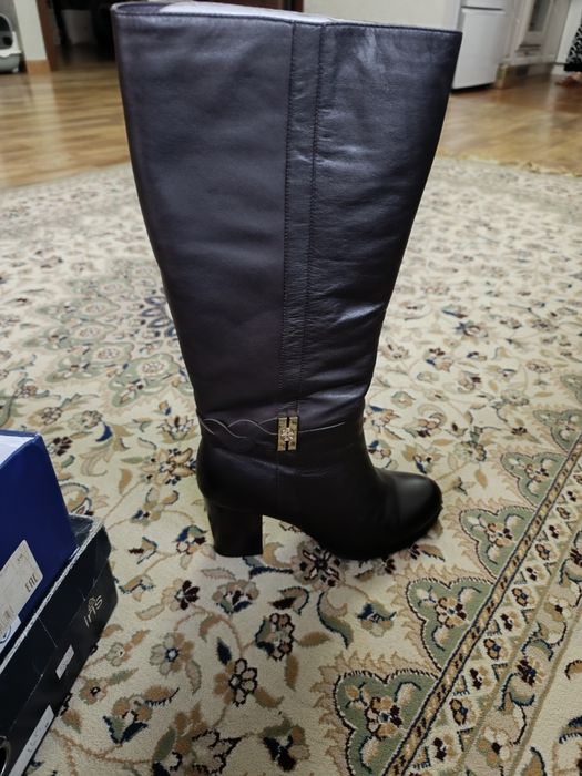 Зимние кожаные сапоги