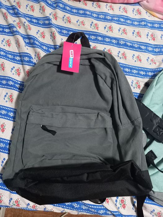 Продам 3 новых школьные рюкзаки