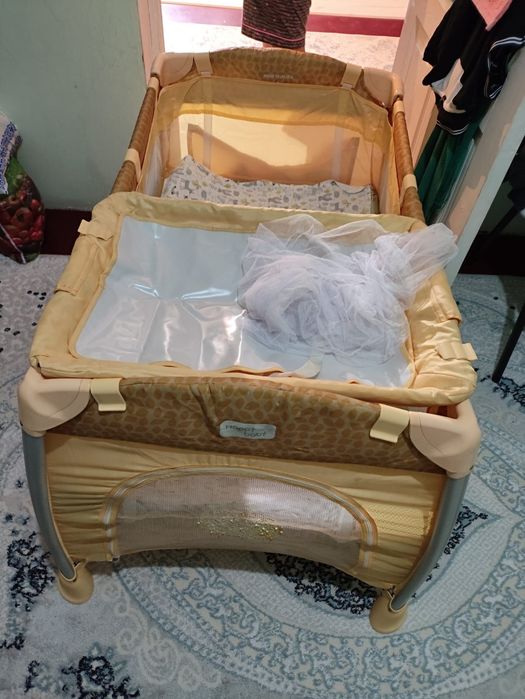 Продам манеж б/у