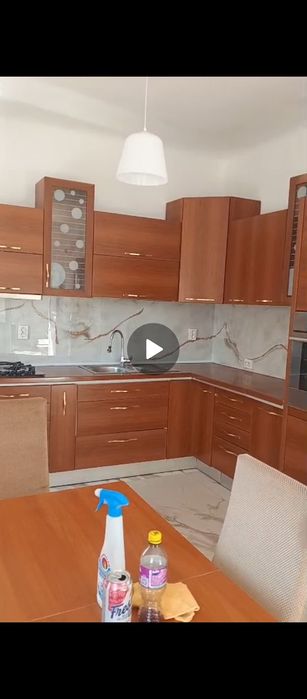 Închiriez casa cu 2 camere