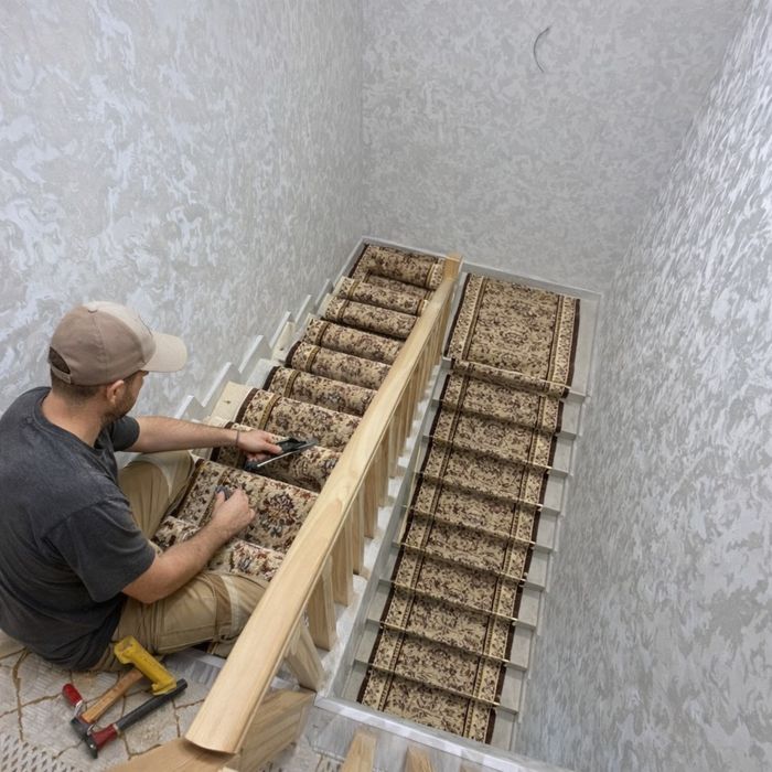 Профессиональная укладка ковролина и дорожек на лестницы в Ташкенте