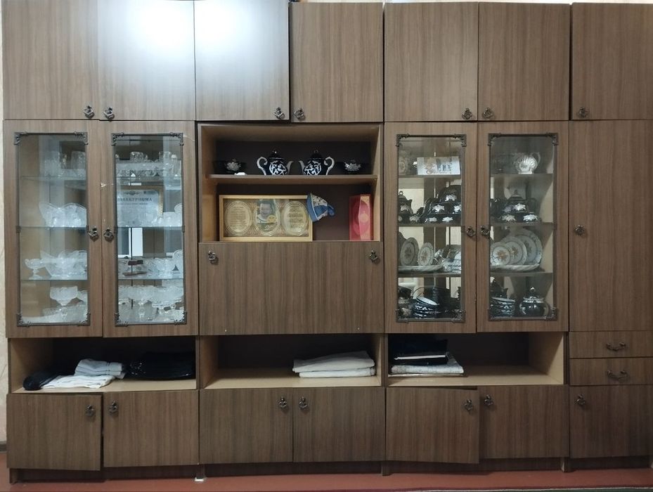 Stenka sotiladi srochna narxi 800000 som