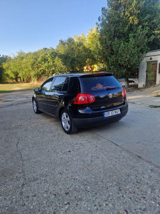 Volkswagen Golf 5 . Vând- Schimb