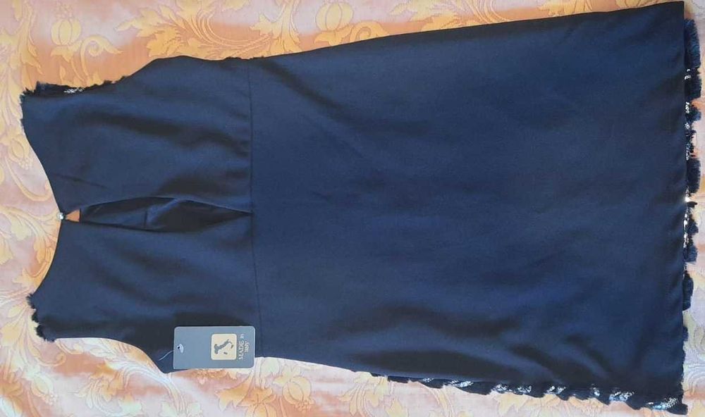 Rochie neagra scurta cu blanita si paiete