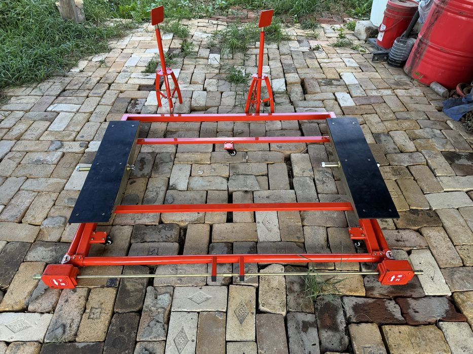 Продам ножничный подьемник на 2,0 тонны