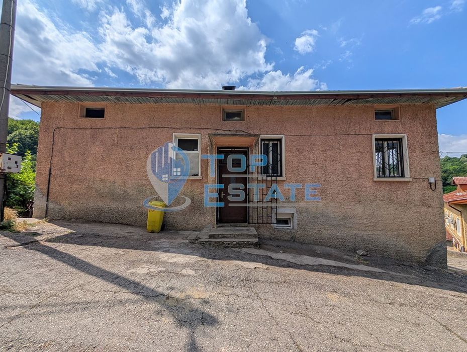 Продава се Къща в Плачковци - 184 кв.м за 343 €/кв.м - Снимка #2