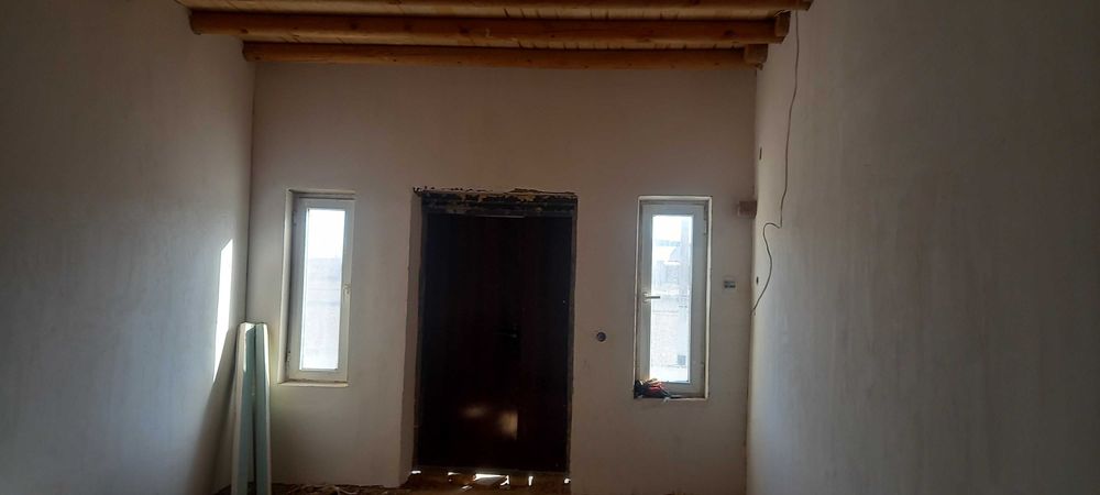 2 etajli uy sotiladi