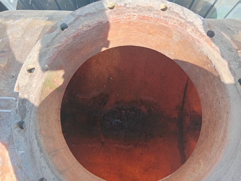 DE VÂNZARE bazin pentru vin.