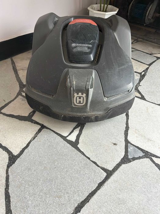 Продавам косачка Husqvarna auto430 x
