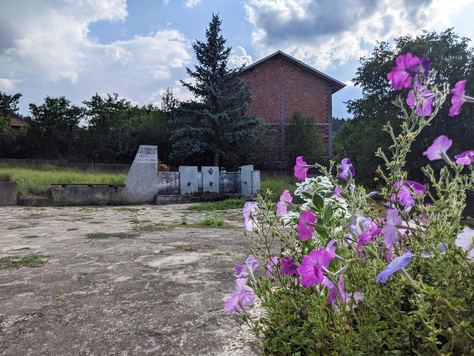 Продава се Парцел в с. Гълъбник, Област Перник - 1077 кв.м за 33 €/кв.м - Снимка #4