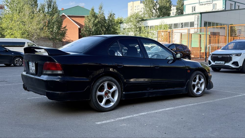 Mitsubishi Galant