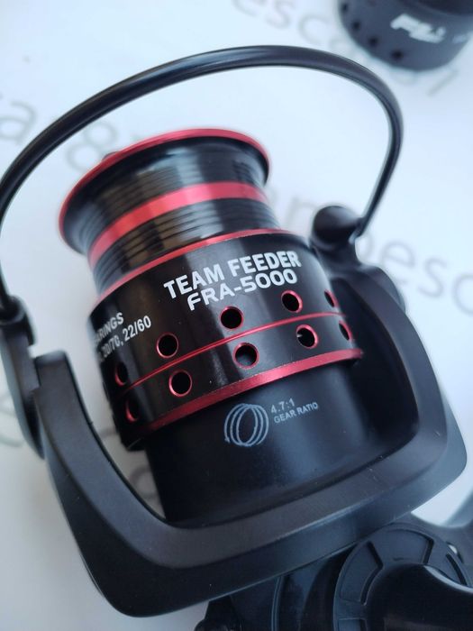 Mulineta FL Team Feeder FRA5000 cu Baitrunner 9 rulmenti