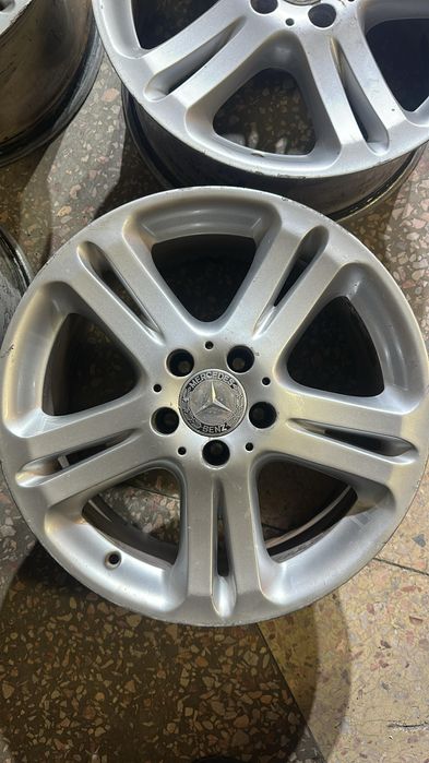 Продам оригинальные диски R17 от mersedec