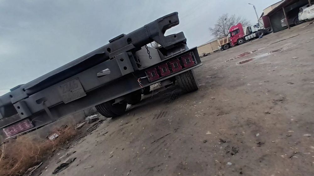 HOWO A6 контенеравоз прицеп комплект сотилади