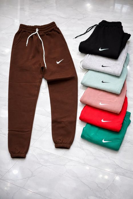 2 pantaloni la 99 lei