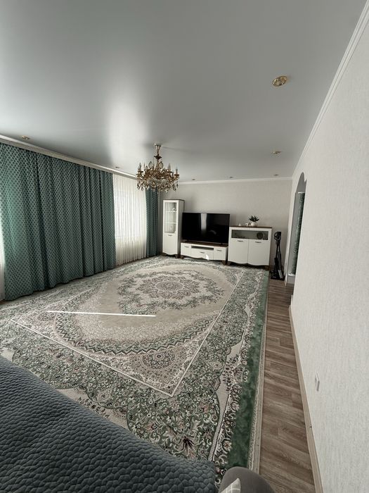 Продам дом 2 уровня  в тихом спальном районе