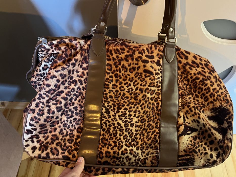 Екзотична плюшена чанта за пътуване или спорт