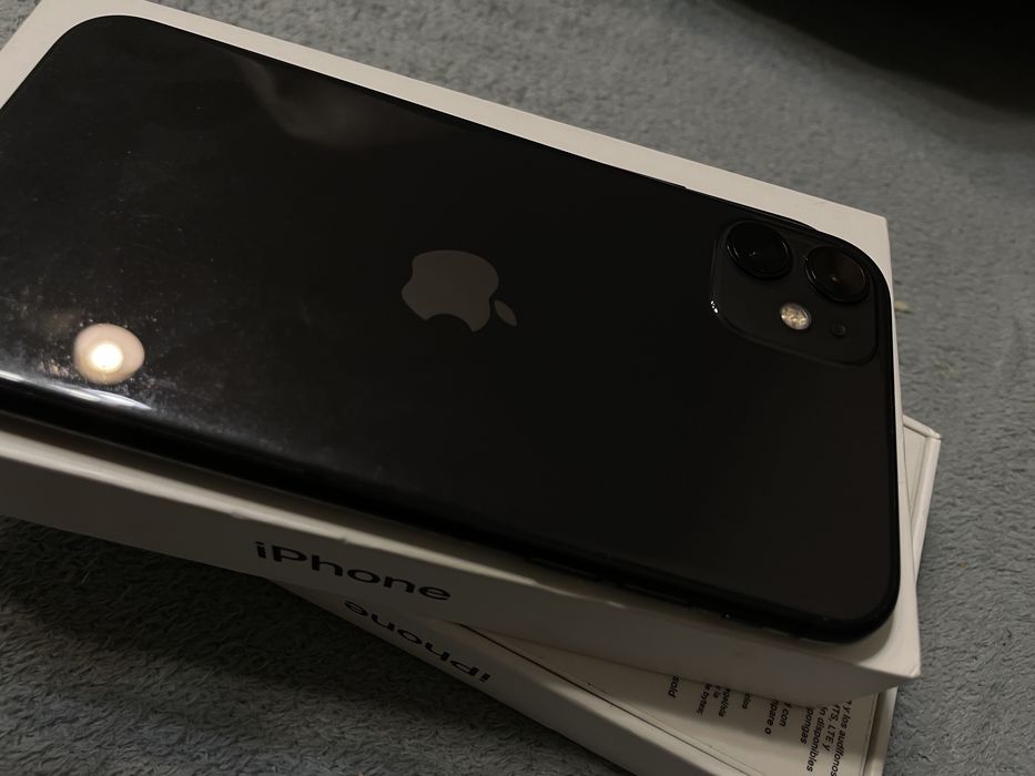 Продам Iphone 11
