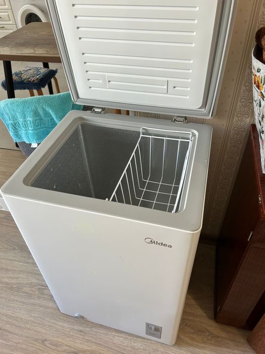 Морозильник ларь Midea в отличном состоянии