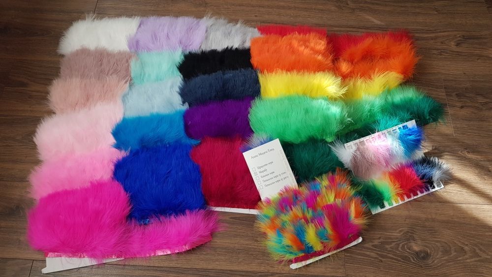 Пера, марабу на лента,