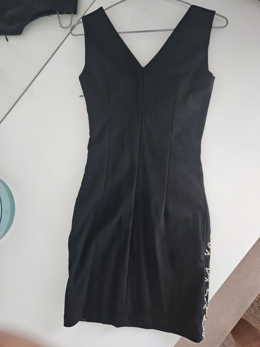 Рокля с камъни и перли