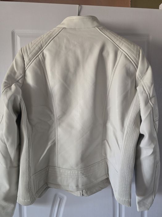 Дамски зимен шал и кожено яке