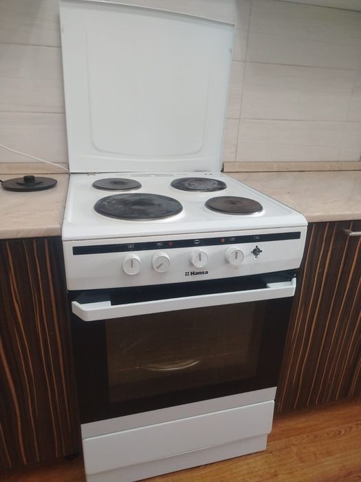 Продам Электрическую плиту HANSA