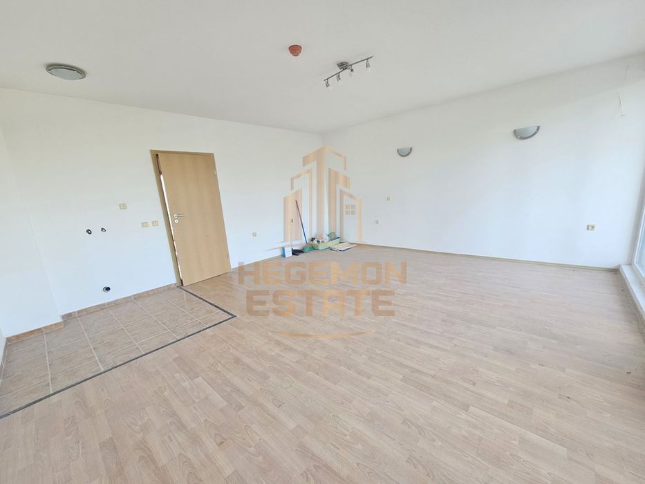 Продава се Тристаен апартамент в Балчик - 99 кв.м за 829 €/кв.м - Снимка #2