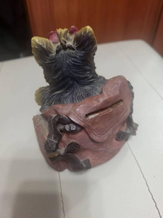 Собачка-копилка.