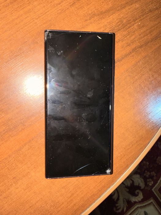 Продам Samsung S22 Ultra