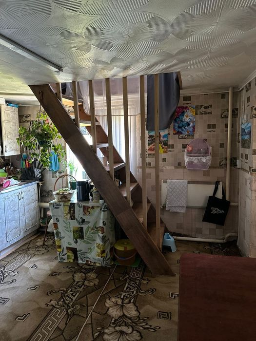 срочно продам дом в дачном поселке .