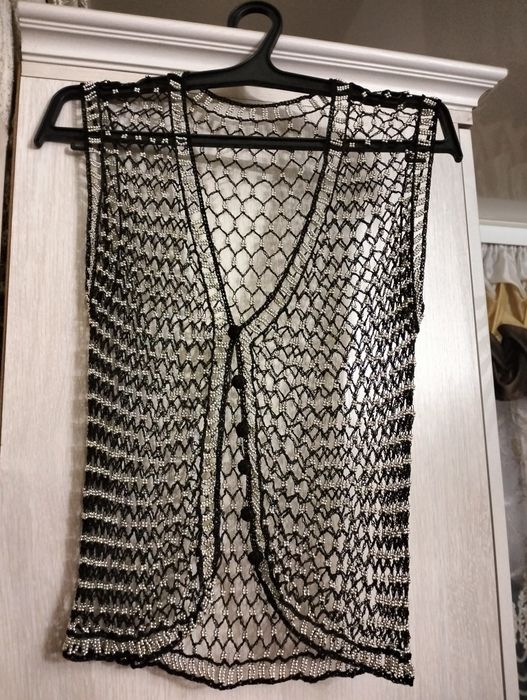 Продам жилетку из бисера