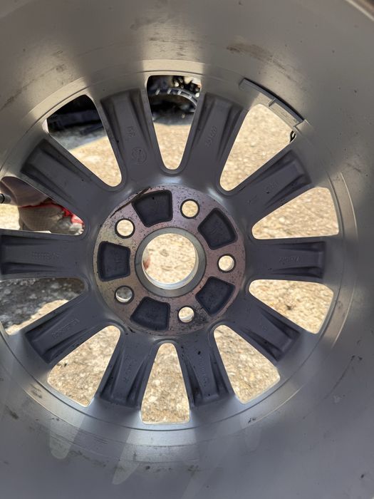 17 цола 5х112 1 брой ЧИСТО НОВА Vw Audi Skoda