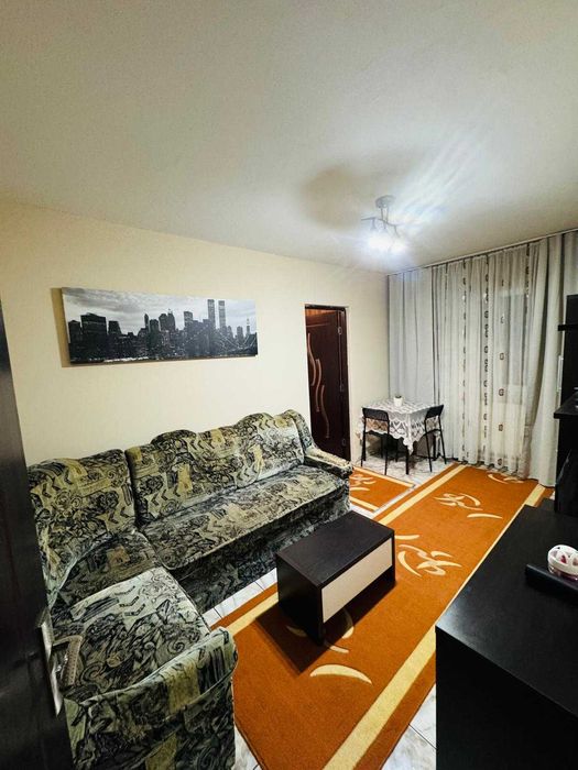 Proprietar inchiriez apartament cu doua camere