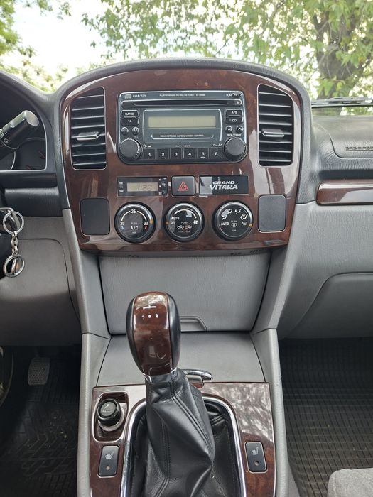 Vand Suzuki Grand Vittara XL7; masina off-road; 4x4