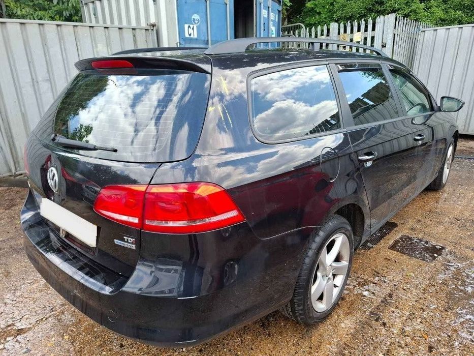 Aripa dreapta spate Volkswagen Passat B7 2011 VARIANT 1.6 TDI