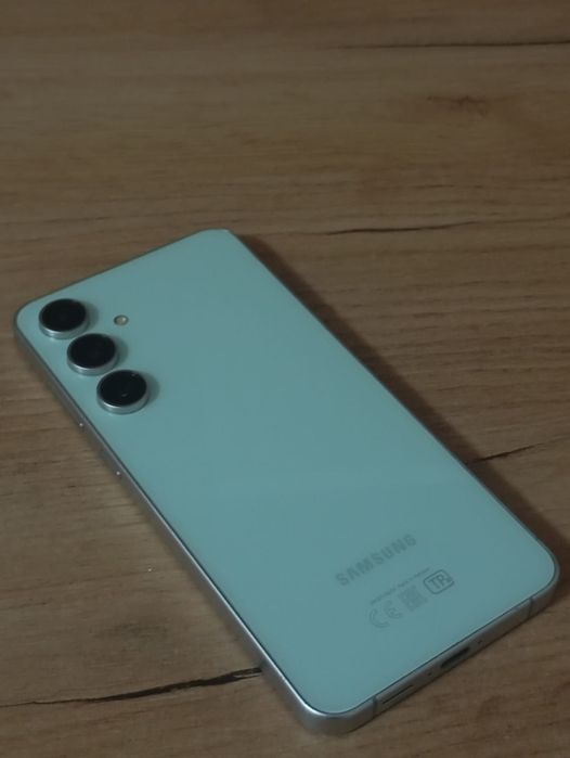 Samsung Galaxy S24 FE 8/128 обмен
