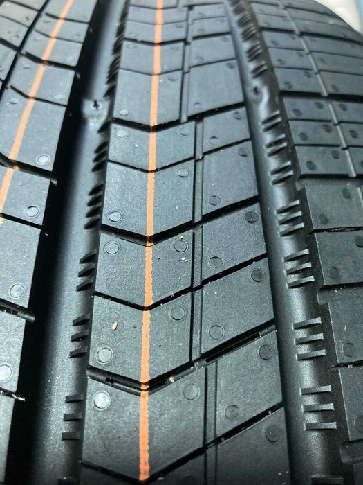 Kumho Majesty X 265/45/21